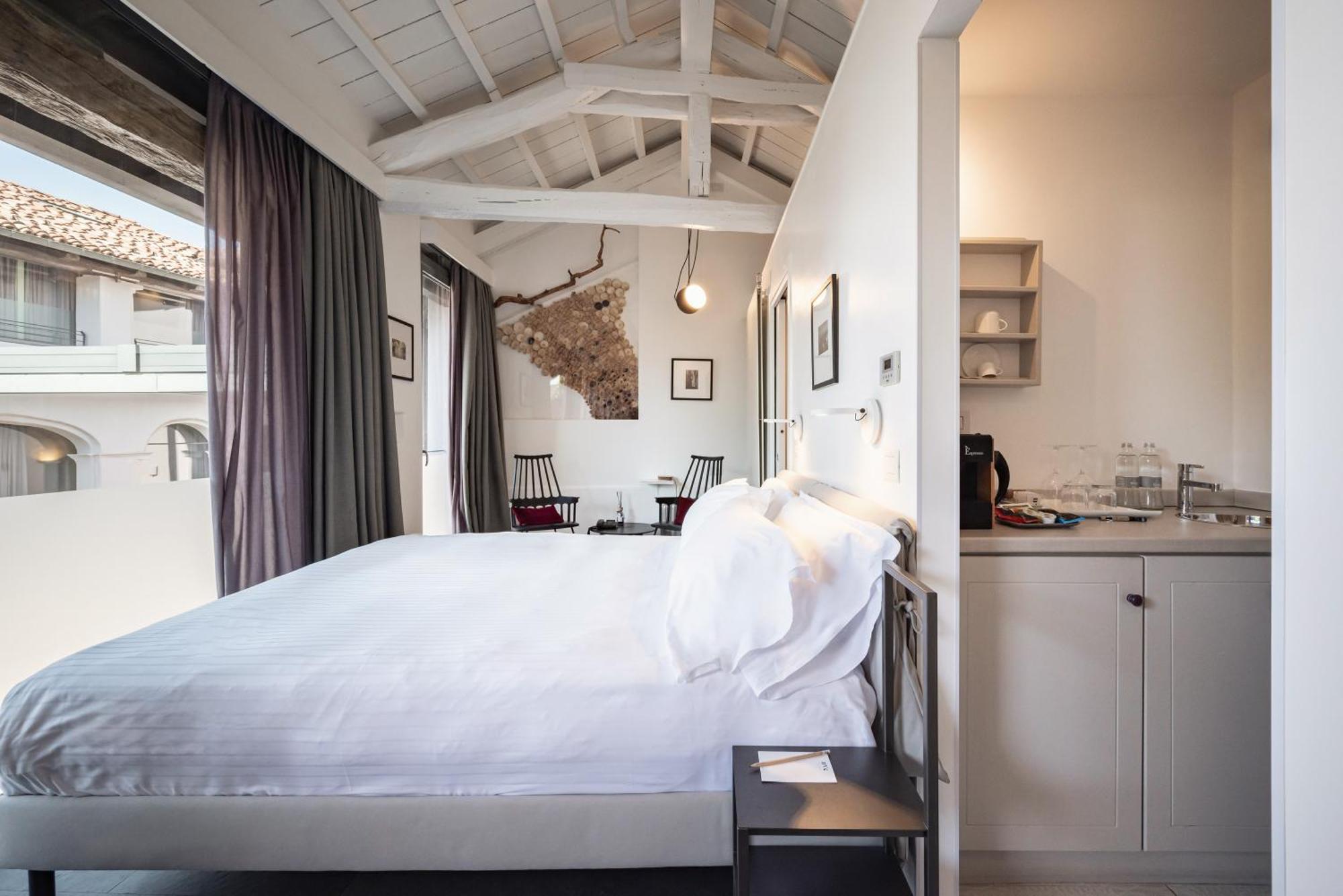 Uve Rooms & Wine Bar Ла Мора Екстериор снимка