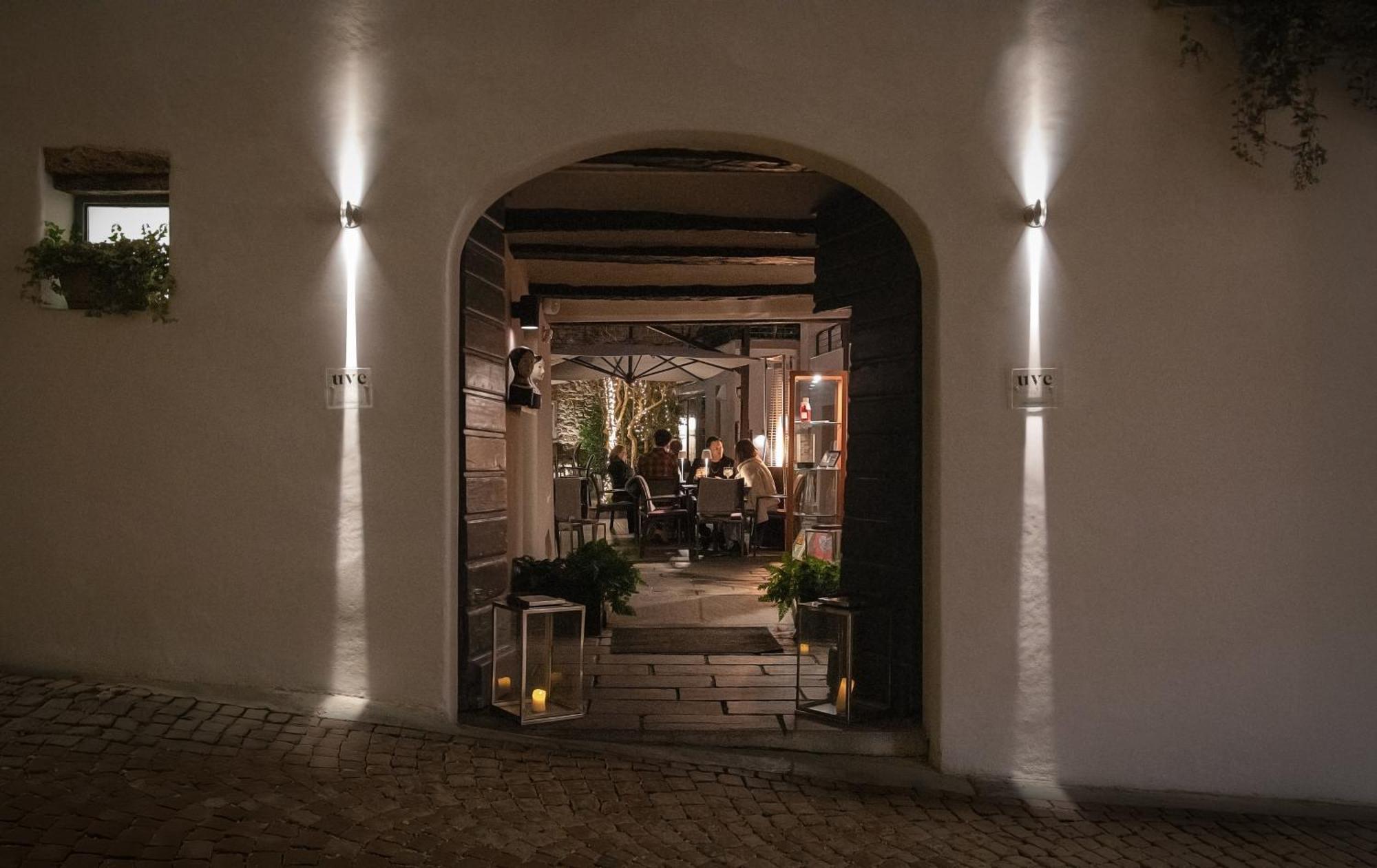 Uve Rooms & Wine Bar Ла Мора Екстериор снимка
