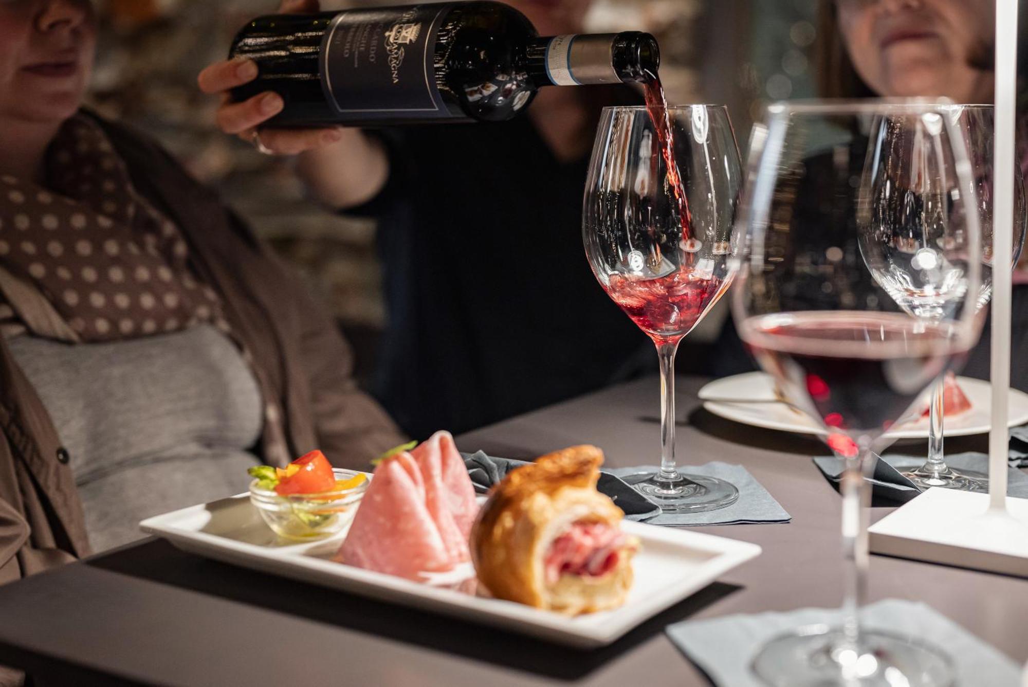 Uve Rooms & Wine Bar Ла Мора Екстериор снимка