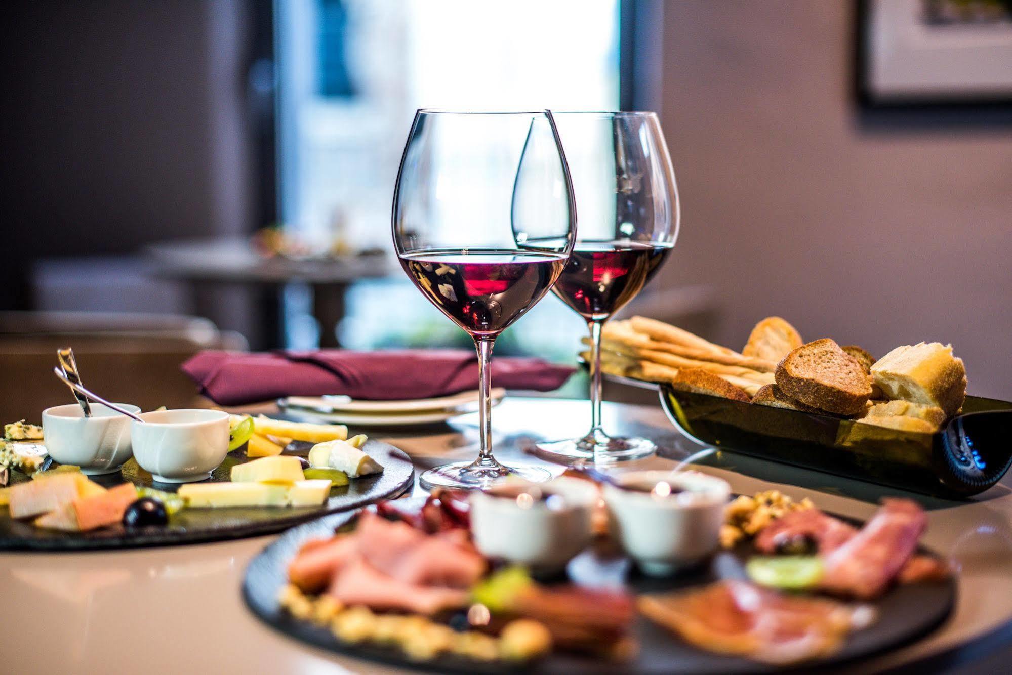 Uve Rooms & Wine Bar Ла Мора Екстериор снимка