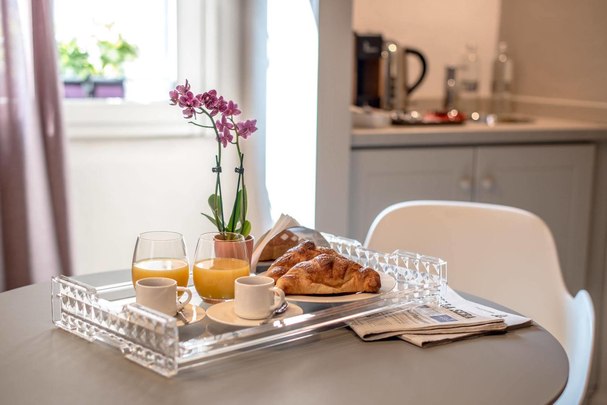 Uve Rooms & Wine Bar Ла Мора Екстериор снимка