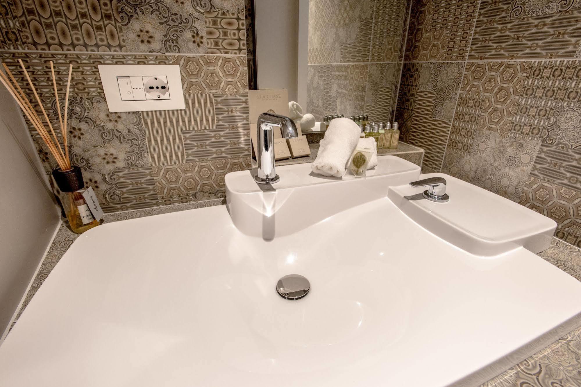 Uve Rooms & Wine Bar Ла Мора Екстериор снимка